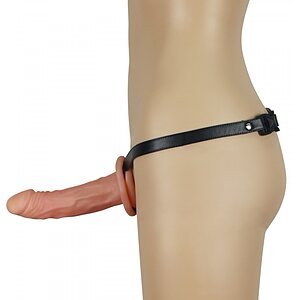 Strap On Unisex Hollow Lovetoy pe Vibreaza.ro